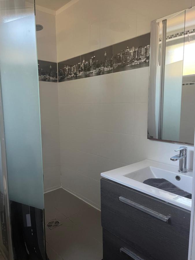 Chambres D'Hotes Poirier Bazin Montry Εξωτερικό φωτογραφία