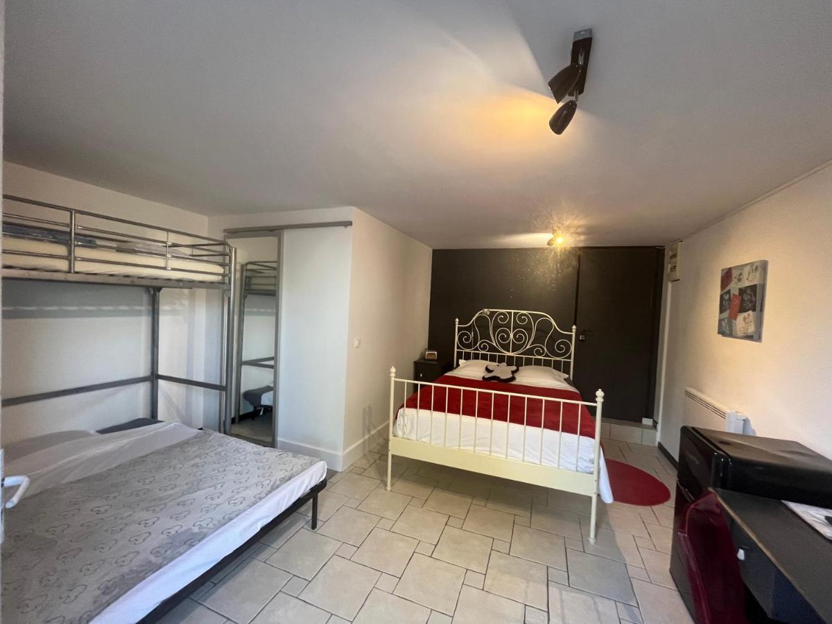 Chambres D'Hotes Poirier Bazin Montry Εξωτερικό φωτογραφία