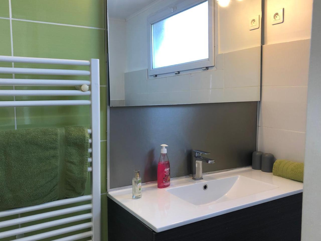 Chambres D'Hotes Poirier Bazin Montry Εξωτερικό φωτογραφία